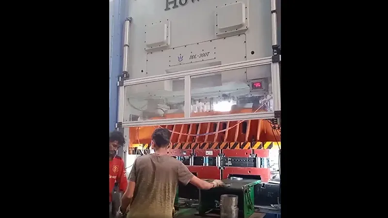 DDL-300T Rotor and stator lamination stamping – India