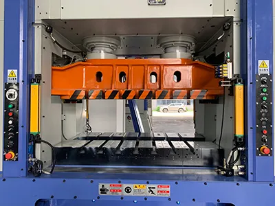 Worktable and slide block