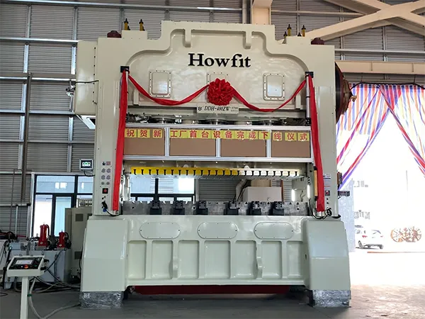 Straight Side Press, 3 Guide Posts (400 ton)